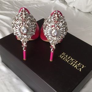 Stunning Badgley Mischka pink pumps